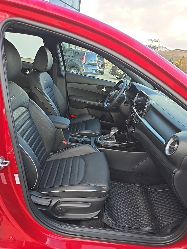 Used 2024 Kia Forte GT-Line w/ GT-Line Premium Package image 8