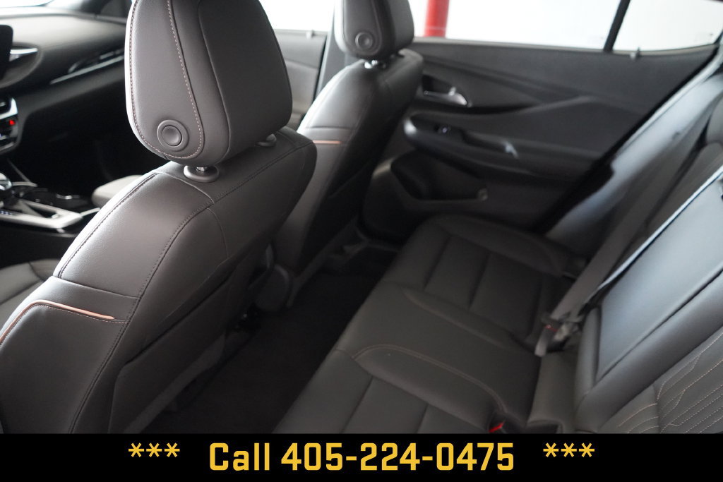 Used 2025 Buick Envista Avenir FWD image 30
