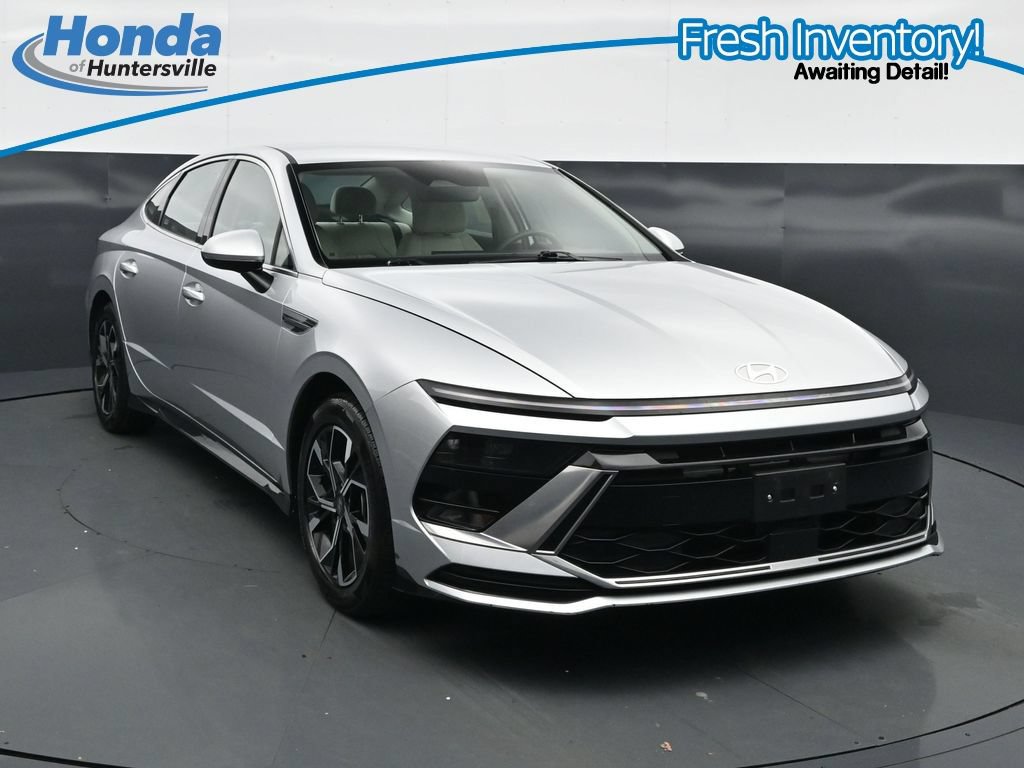 Used 2025 Hyundai Sonata SEL FWD image 1