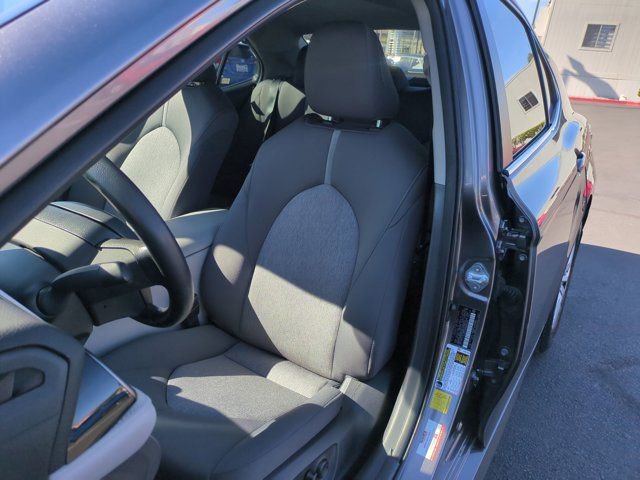 Used 2022 Toyota Camry LE image 12