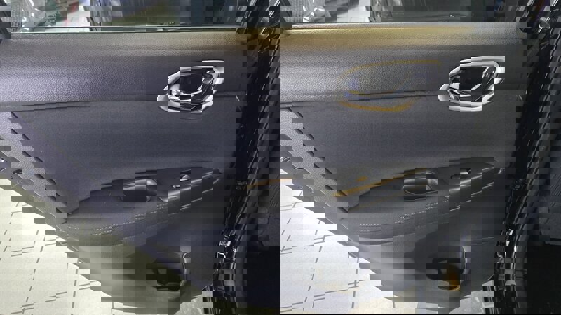 Used 2015 Nissan Sentra S image 18