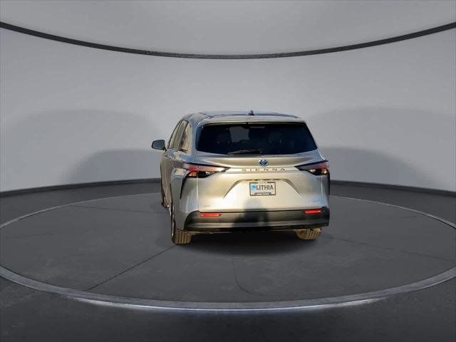 Certified 2023 Toyota Sienna XLE image 7