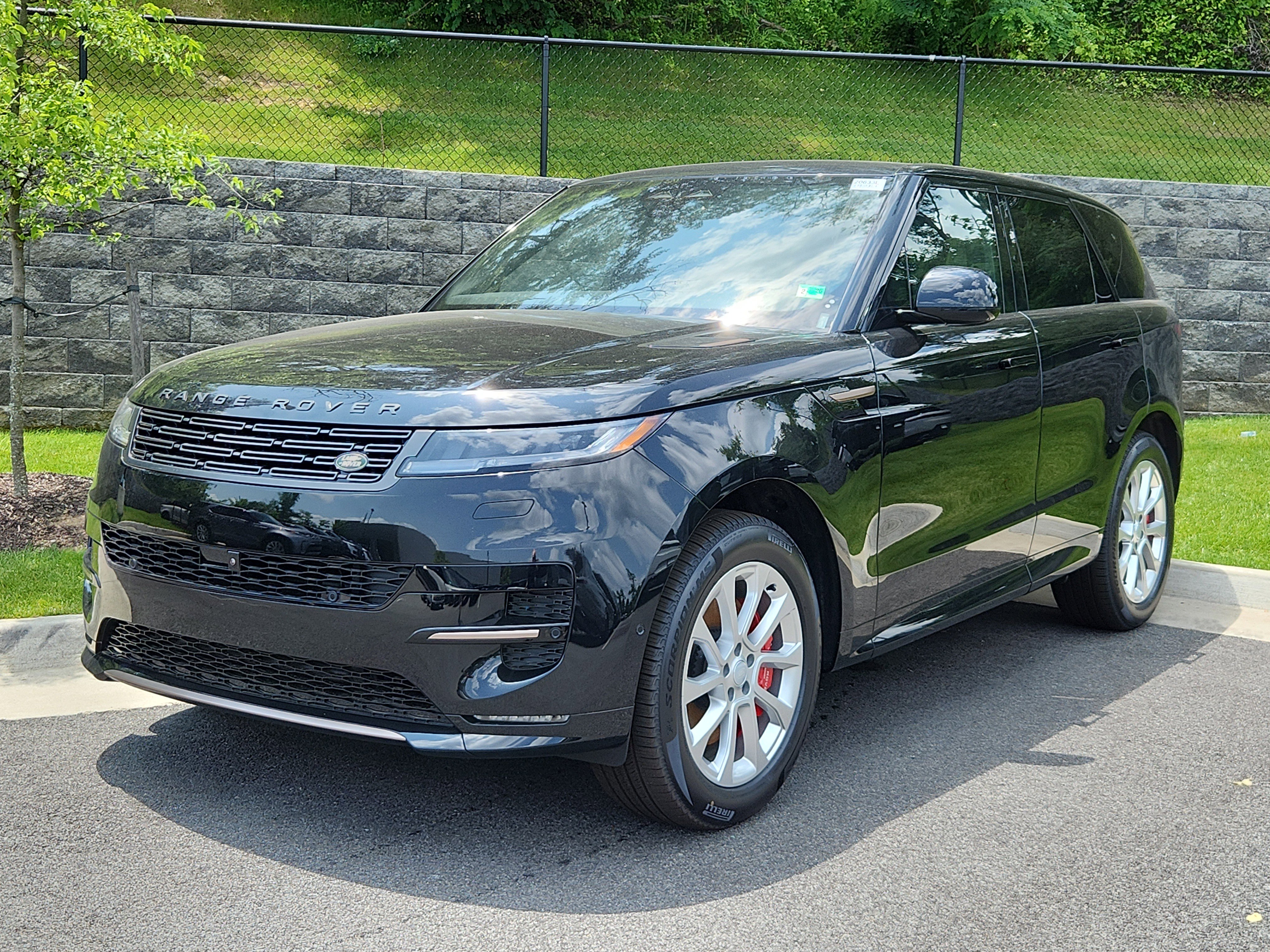New 2025 Land Rover Range Rover Sport Dynamic SE