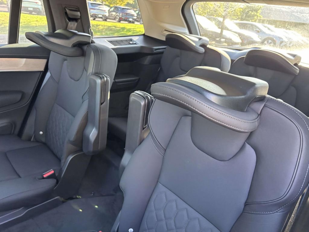 New 2026 Volvo XC90 B6 Plus image 27