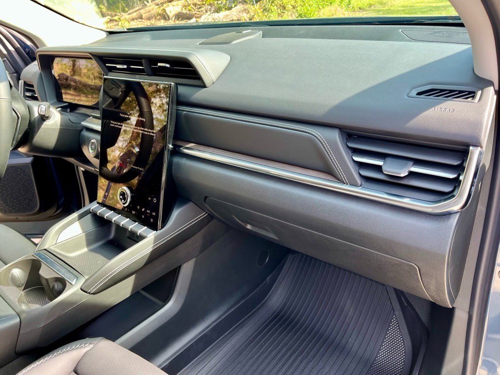 New 2026 GMC Terrain Denali w/ LPO, Floor Liner Package image 16