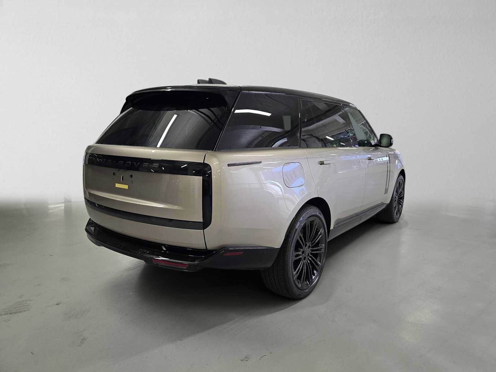 New 2026 Land Rover Range Rover Long Wheelbase SE AWD/4WD image 5
