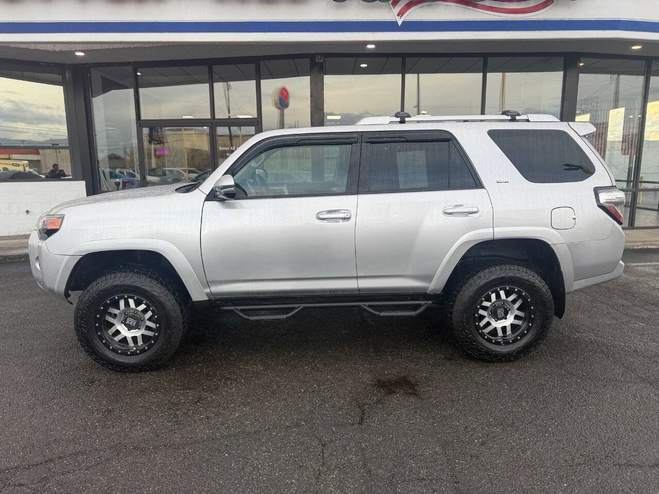Used 2015 Toyota 4Runner SR5 Premium AWD/4WD image 4