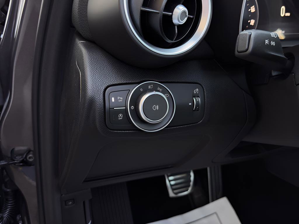 New 2026 Alfa Romeo Giulia w/ Driving Assist Package RWD image 20