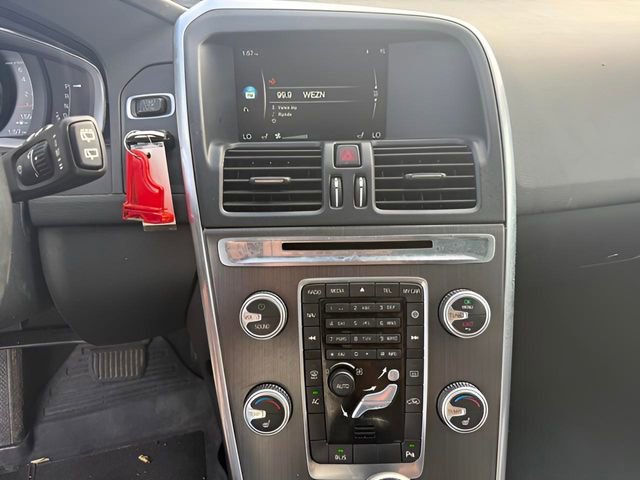 Used 2016 Volvo XC60 T6 AWD/4WD image 17