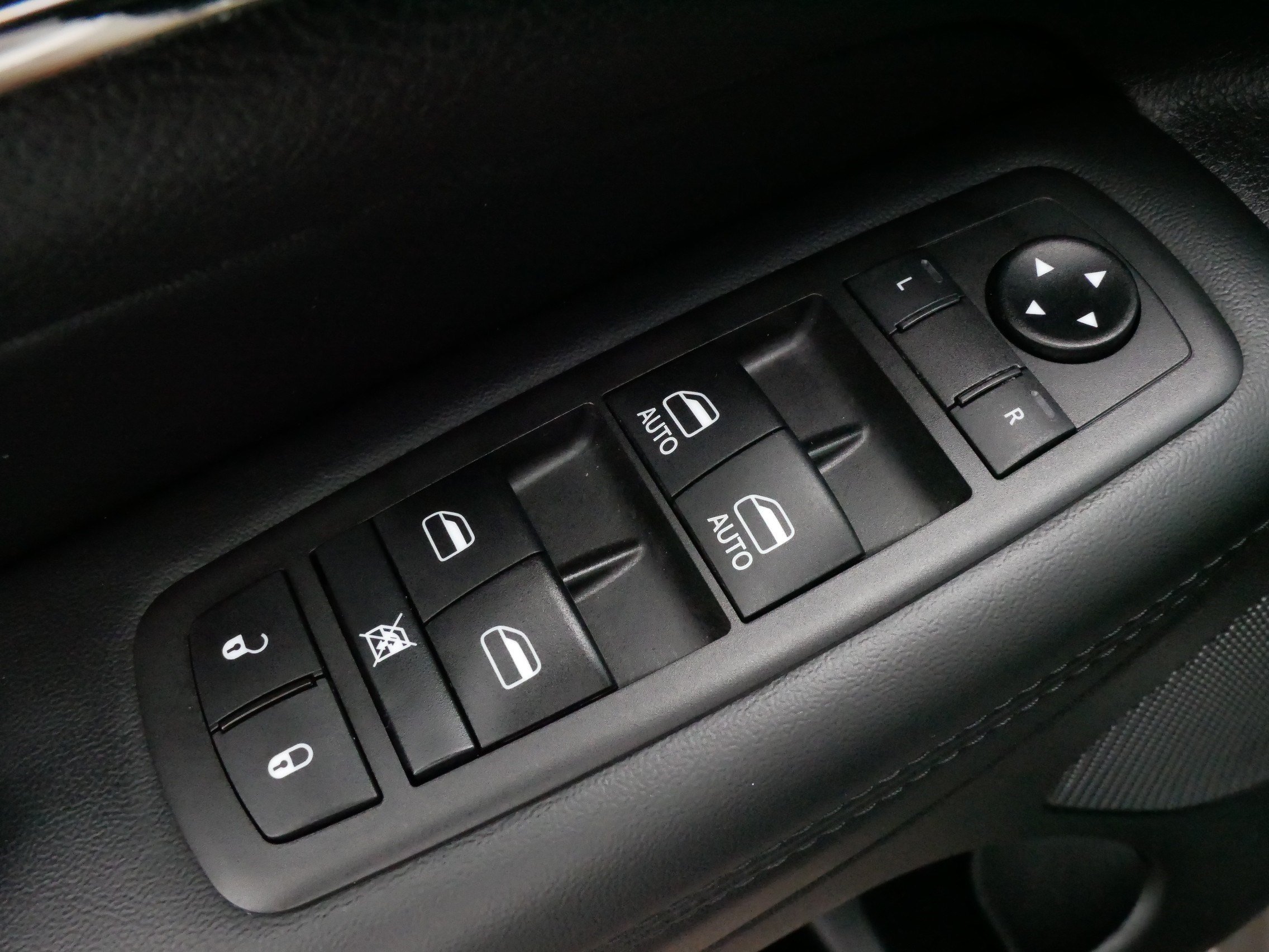 Used 2021 Jeep Grand Cherokee Limited X AWD/4WD image 19