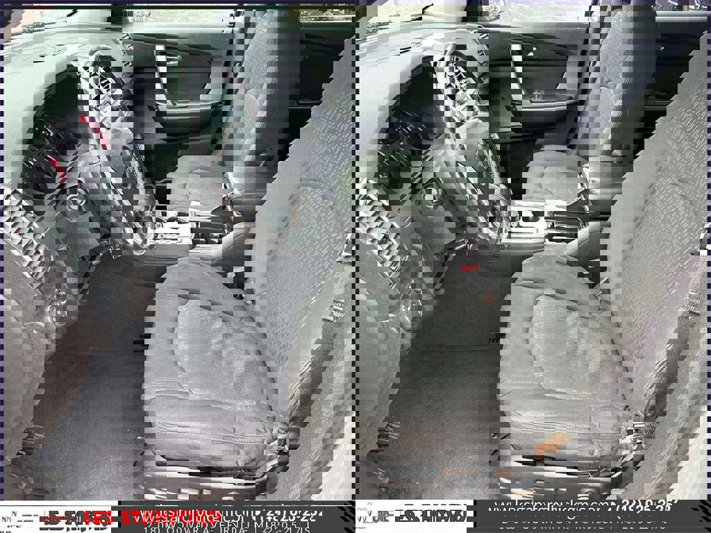 Used 2011 GMC Acadia SLE image 21