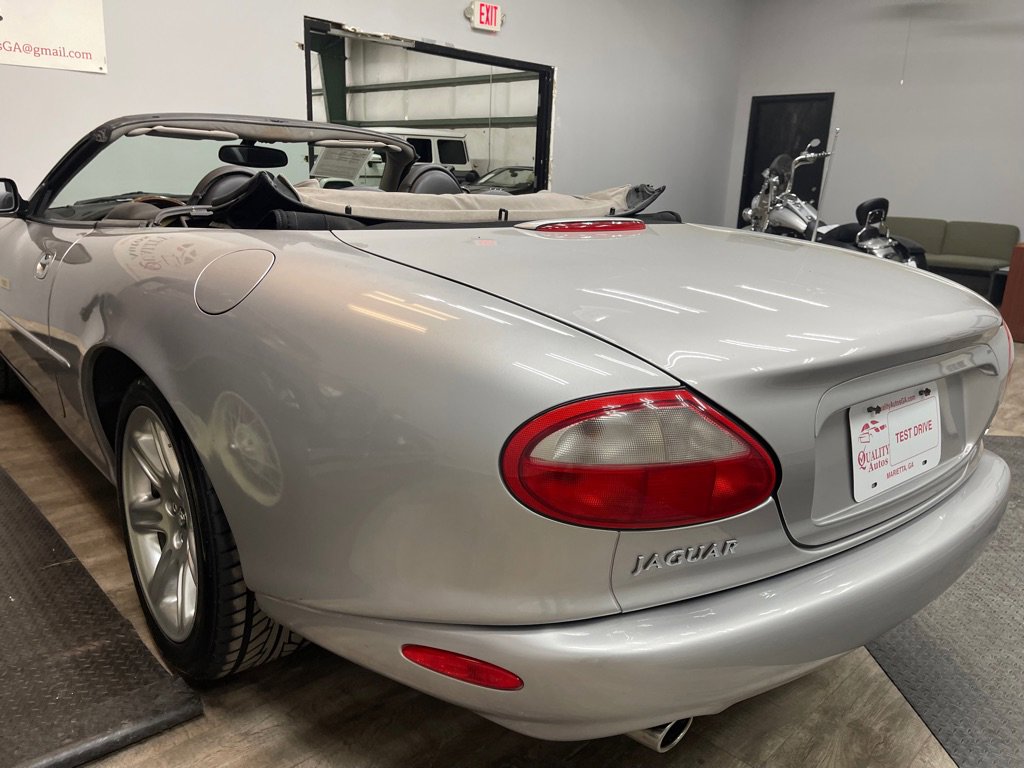 Used 2000 Jaguar XK8 Convertible image 40