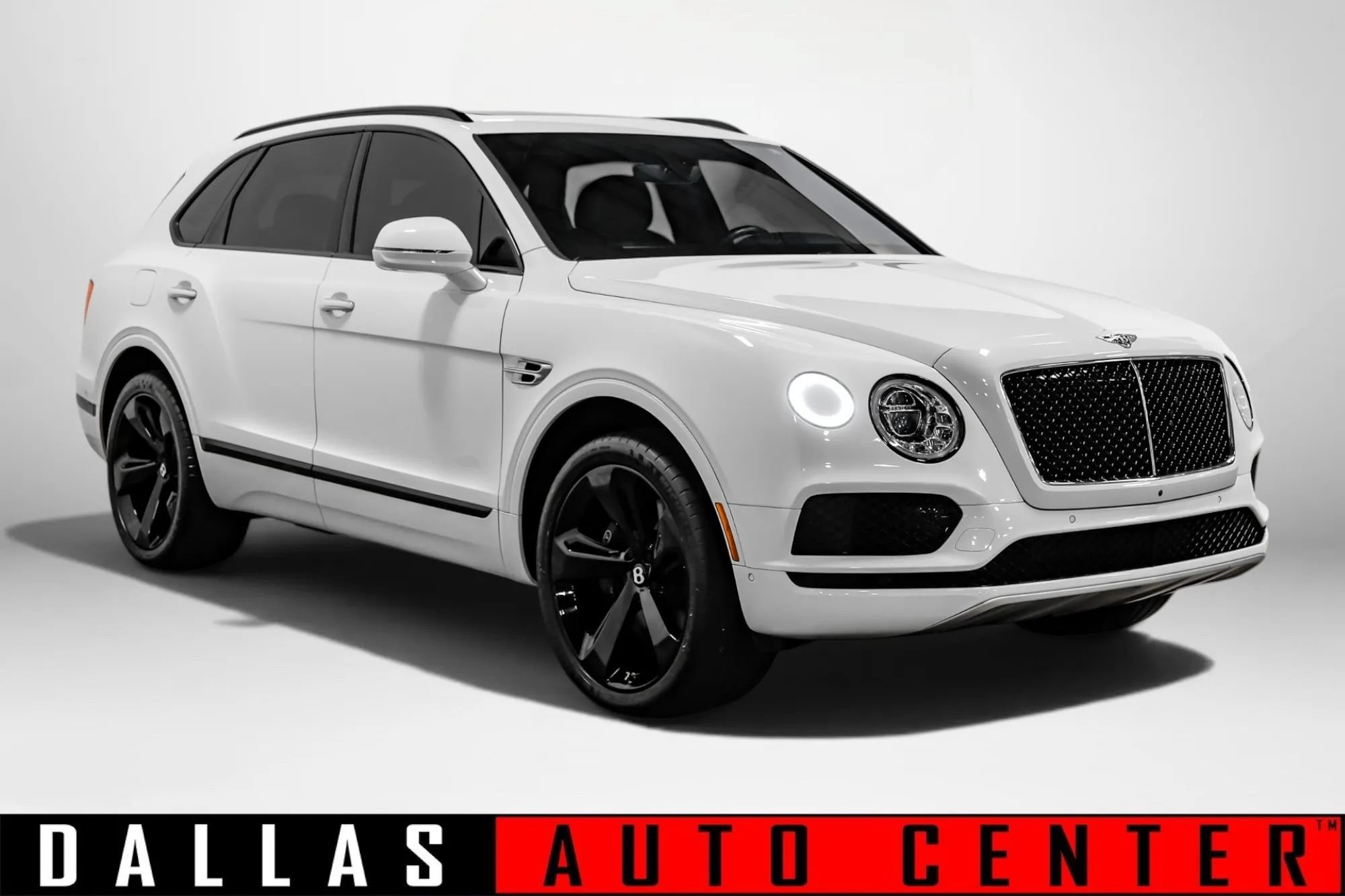 Used 2019 Bentley Bentayga AWD/4WD image 1