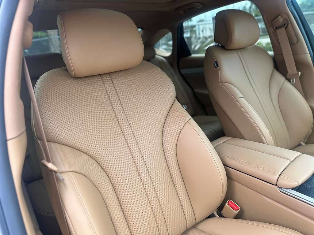 Used 2025 Genesis G80 2.5T Advanced image 11