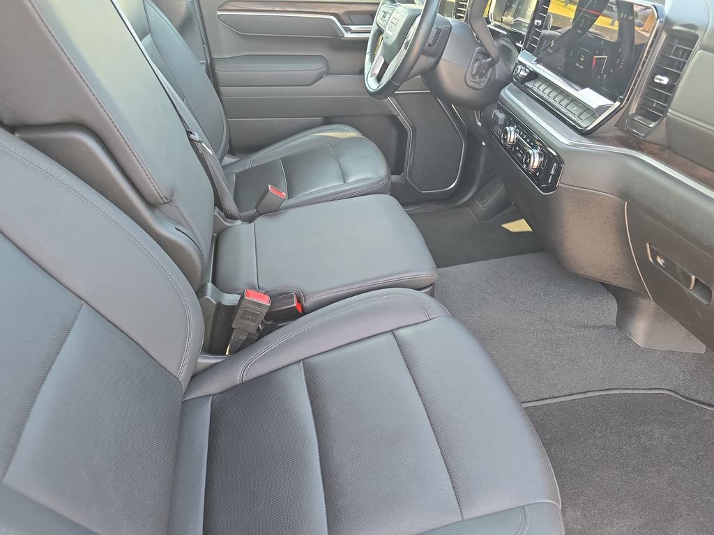 Used 2025 GMC Sierra 1500 SLT RWD image 10