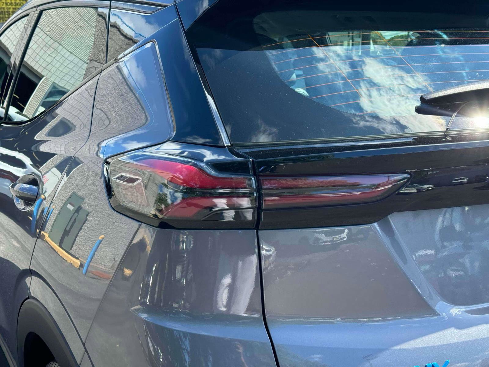 Used 2022 Chevrolet Bolt EUV LT w/ Convenience Package image 10