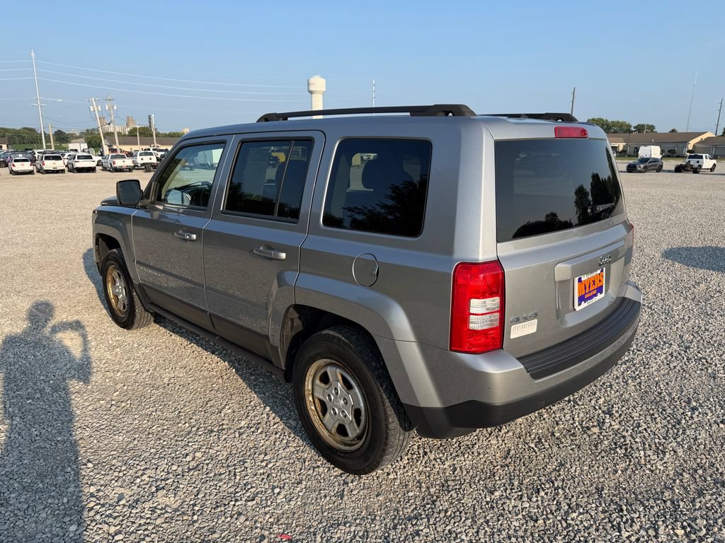 Used 2016 Jeep Patriot Sport w/ Power Value Group AWD/4WD image 30