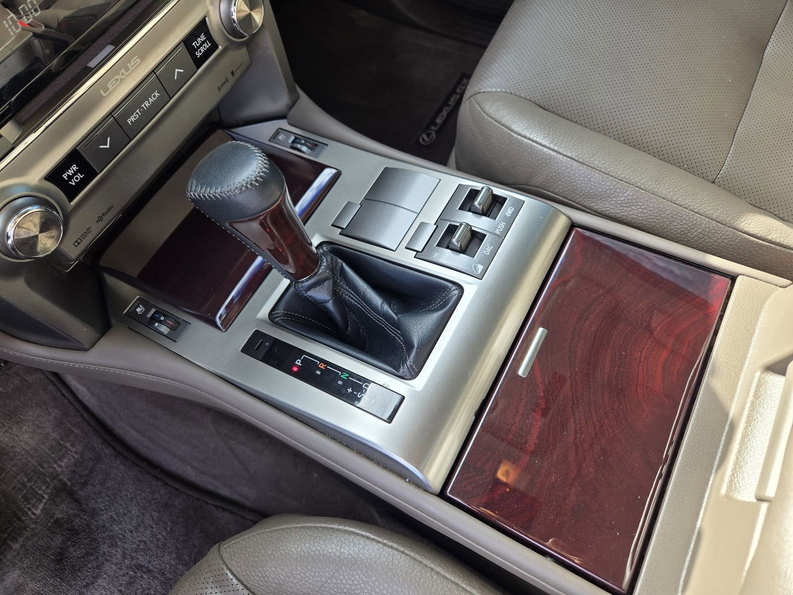 Used 2018 Lexus GX 460 Premium image 17