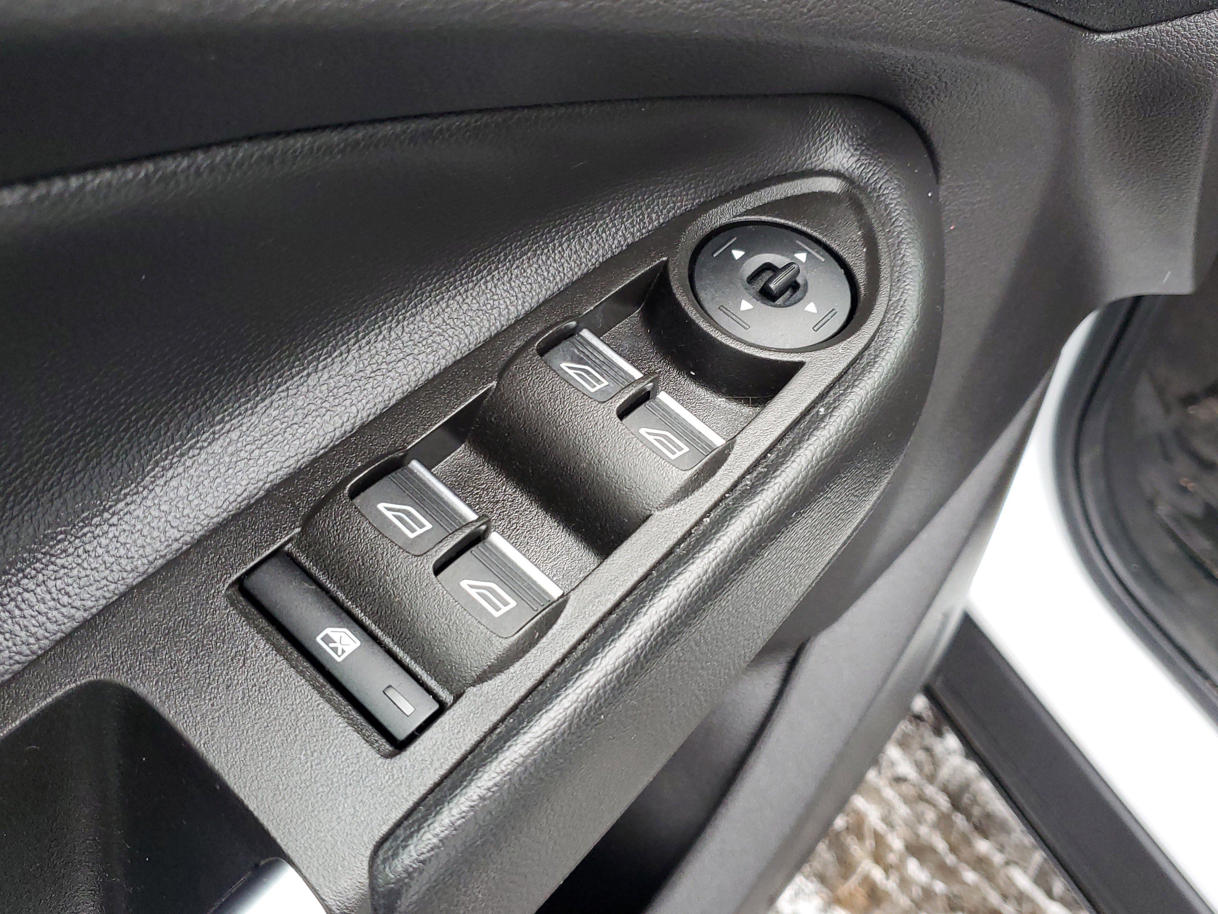 Used 2017 Ford Escape SE w/ SE Leather Comfort Package image 16