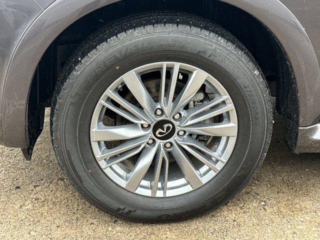 Used 2024 INFINITI QX80 Luxe AWD/4WD image 18