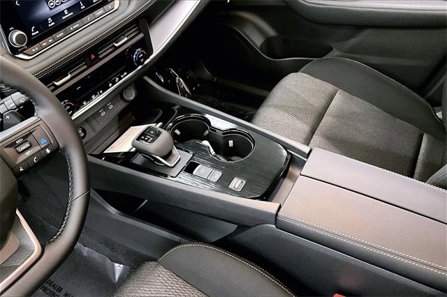 New 2025 Nissan Rogue SV image 8