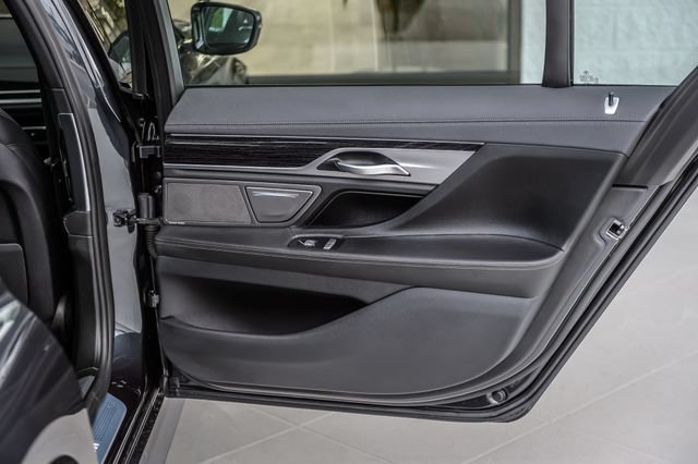 Used 2019 BMW 740i w/ M Sport Package RWD image 57