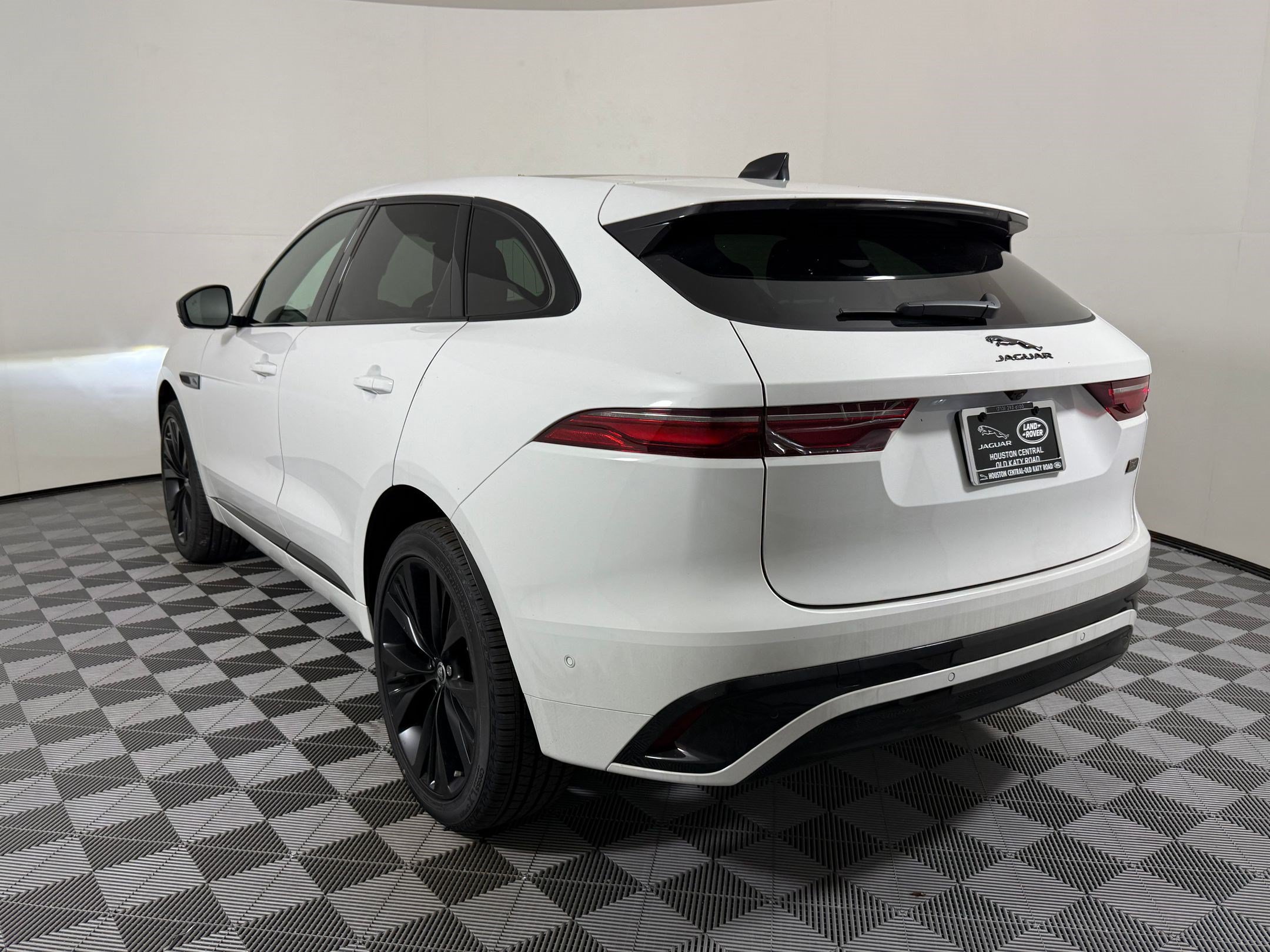 New 2026 Jaguar F-PACE R-Dynamic S AWD/4WD image 3