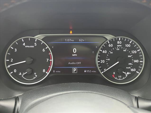 New 2025 Nissan Sentra SR w/ SR Premium Package FWD image 9