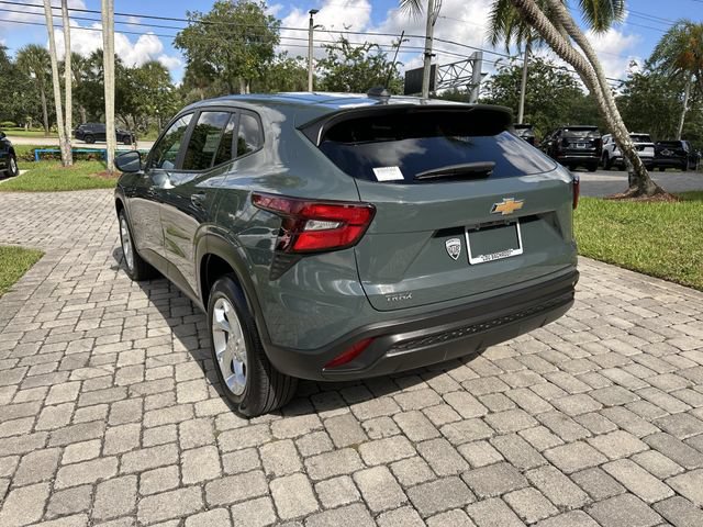 Used 2025 Chevrolet Trax LS w/ LS Convenience Package FWD image 35