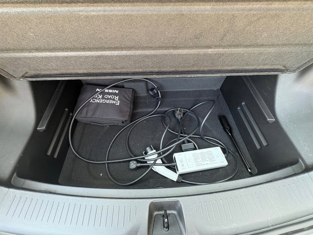 Used 2023 Chevrolet Bolt EUV LT FWD image 33