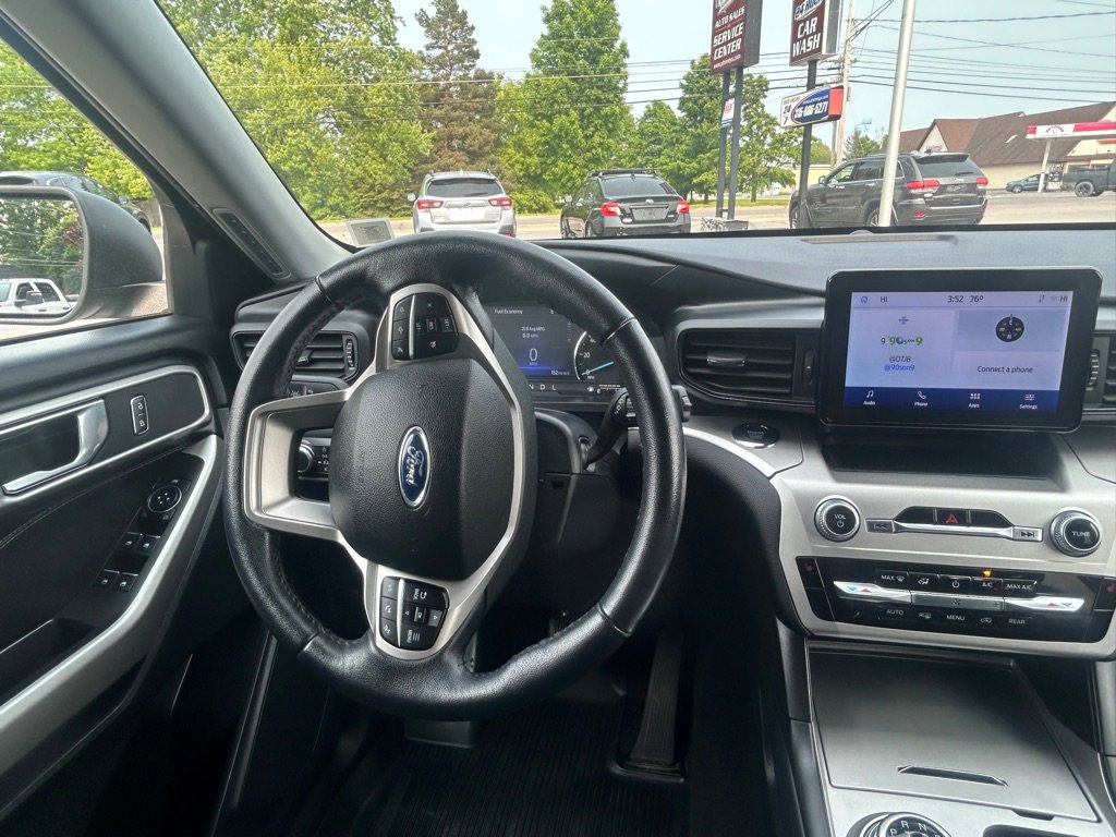 Used 2022 Ford Explorer XLT AWD/4WD image 38