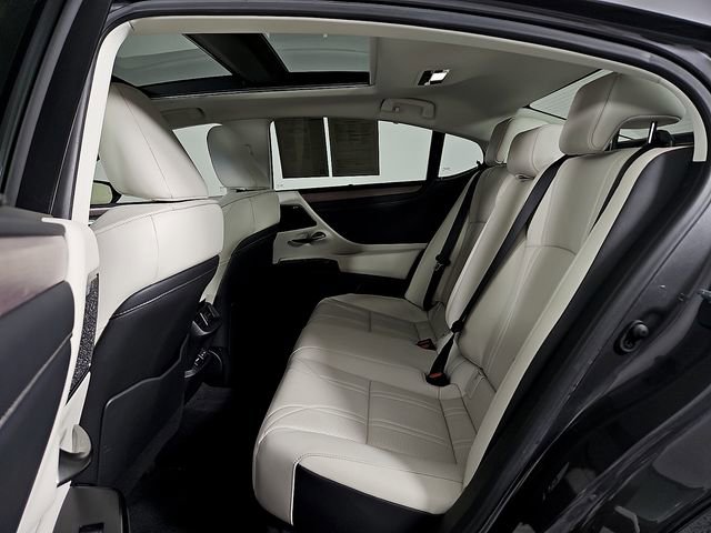Used 2024 Lexus ES 350 Ultra Luxury w/ Accessory Package (Z2) image 11