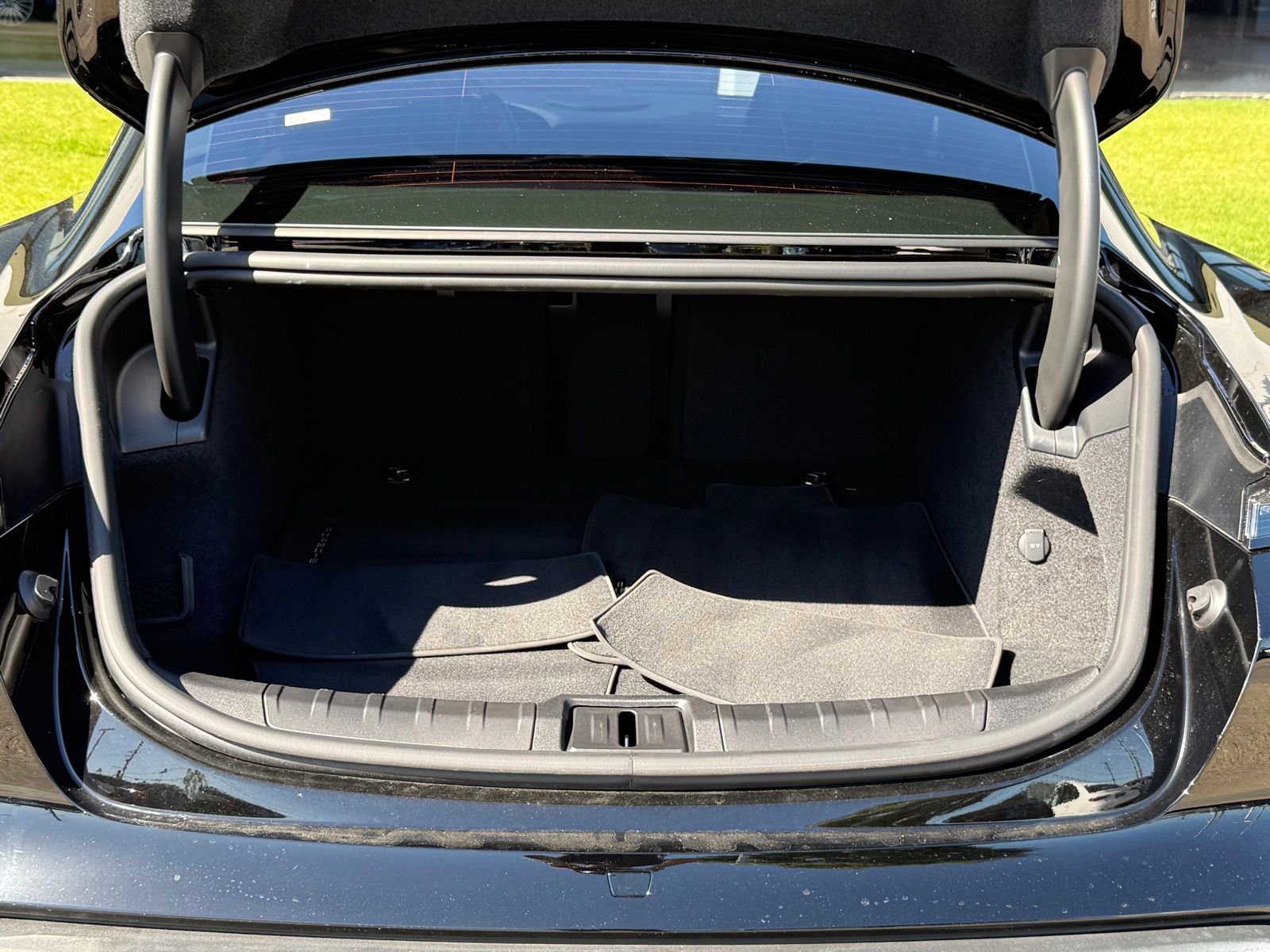 Used 2024 Porsche Taycan image 19