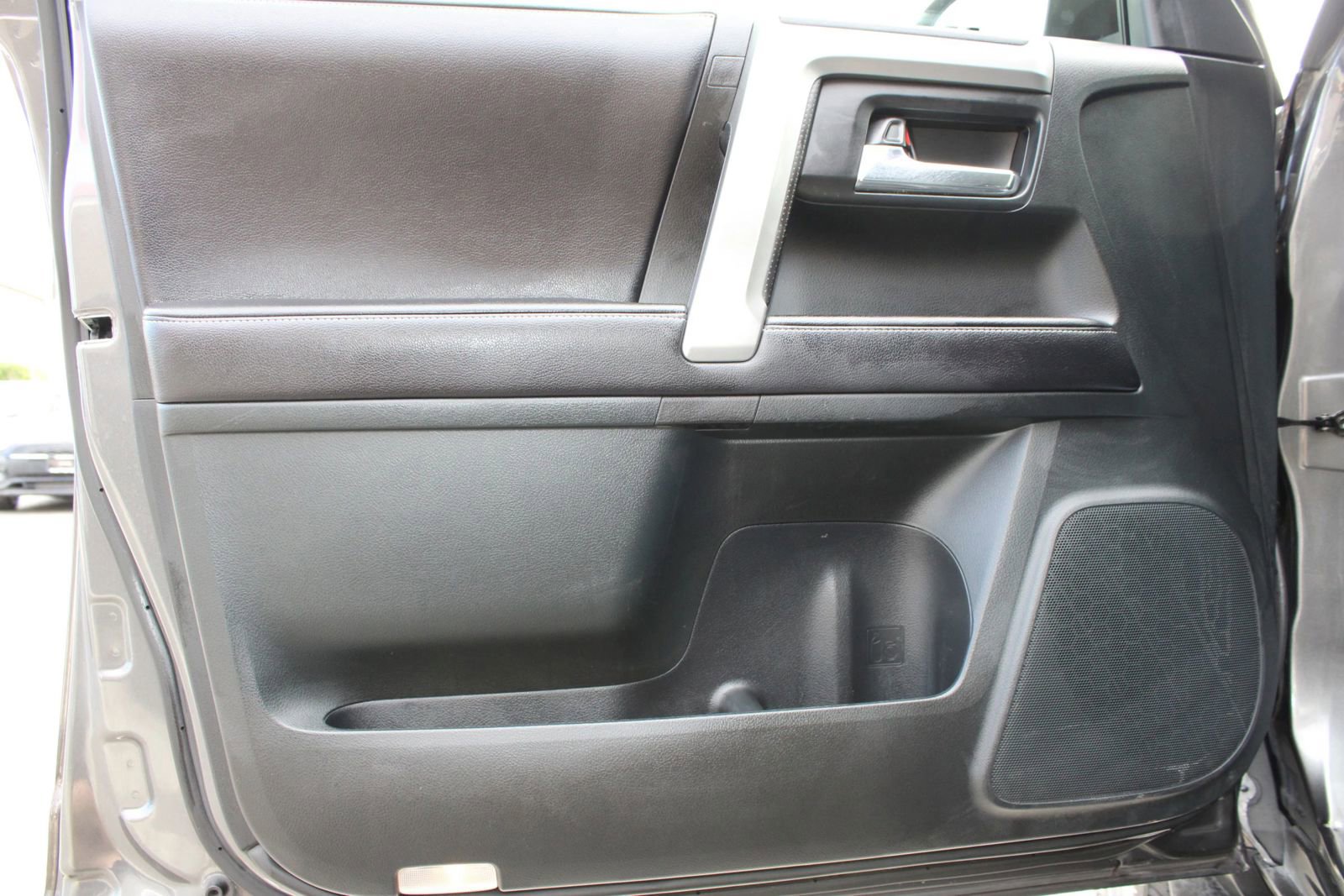 Used 2016 Toyota 4Runner Limited image 10