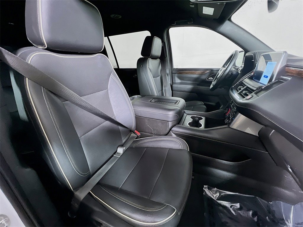 Used 2023 Chevrolet Suburban Premier image 25