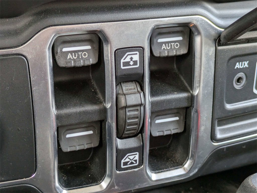 Used 2018 Jeep Wrangler Unlimited Sport S image 22
