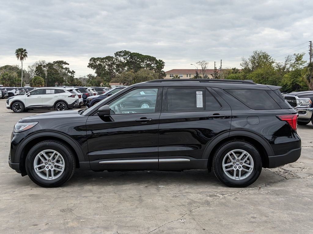 Used 2025 Ford Explorer Active image 5