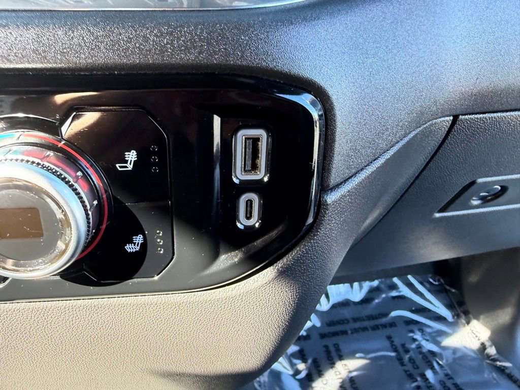 Used 2024 GMC Sierra 1500 SLT image 27