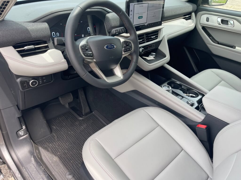 New 2026 Ford Explorer Active w/ Active Comfort Package AWD/4WD image 6