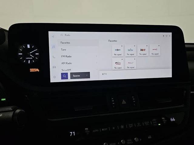 Used 2024 Lexus ES 350 Ultra Luxury w/ Accessory Package (Z2) image 18