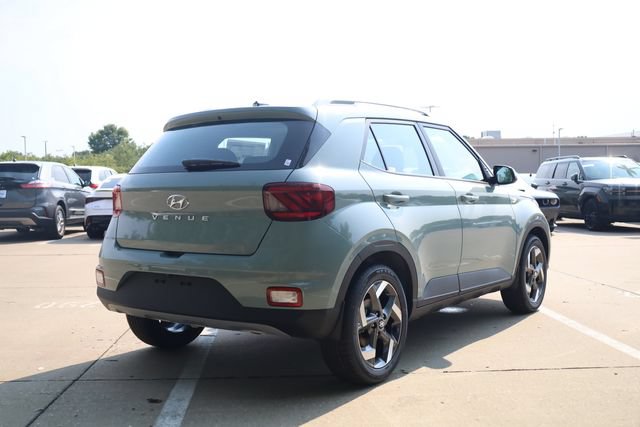 New 2026 Hyundai Venue SEL FWD image 6