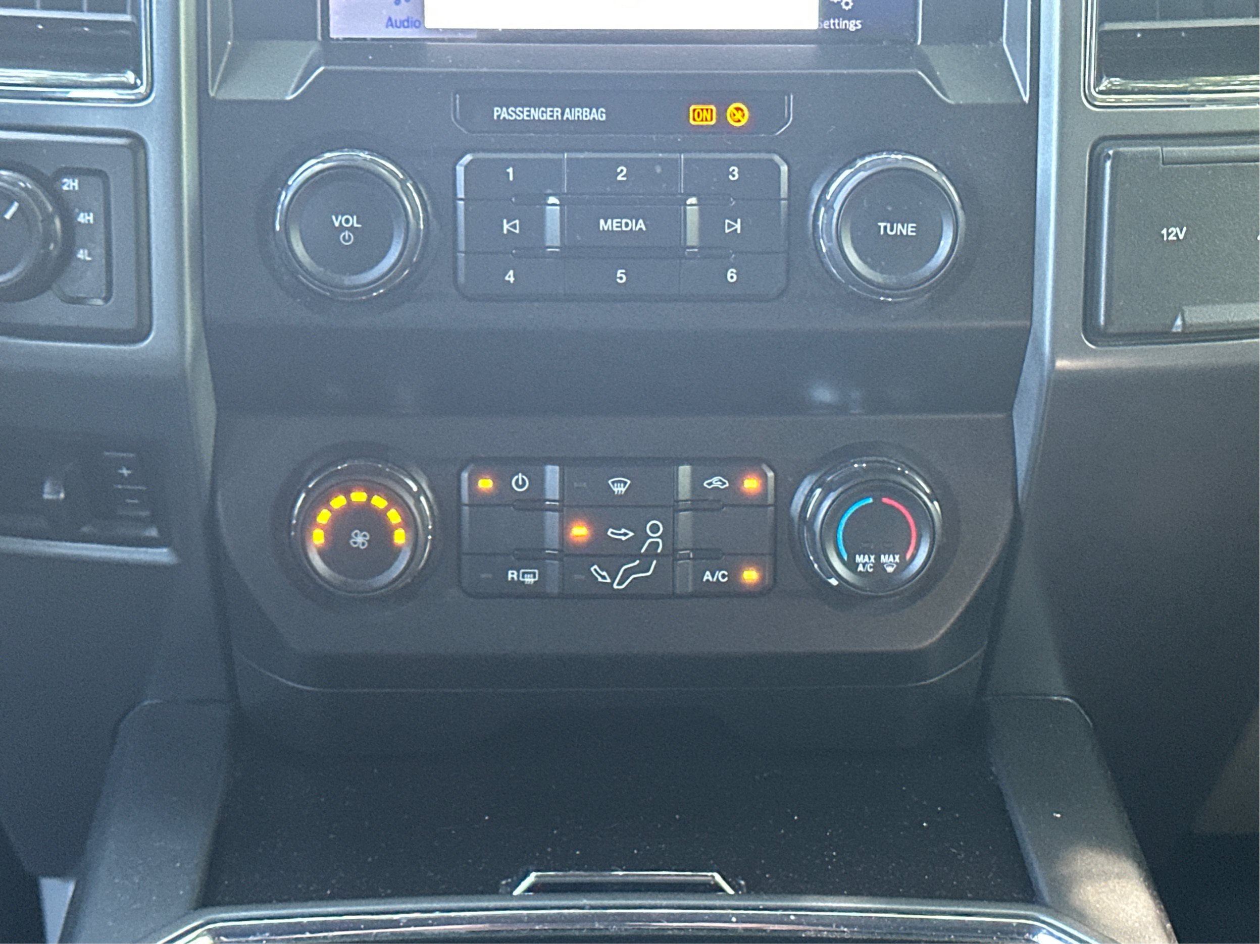 Used 2022 Ford F250 XLT w/ XLT Value Package AWD/4WD image 27