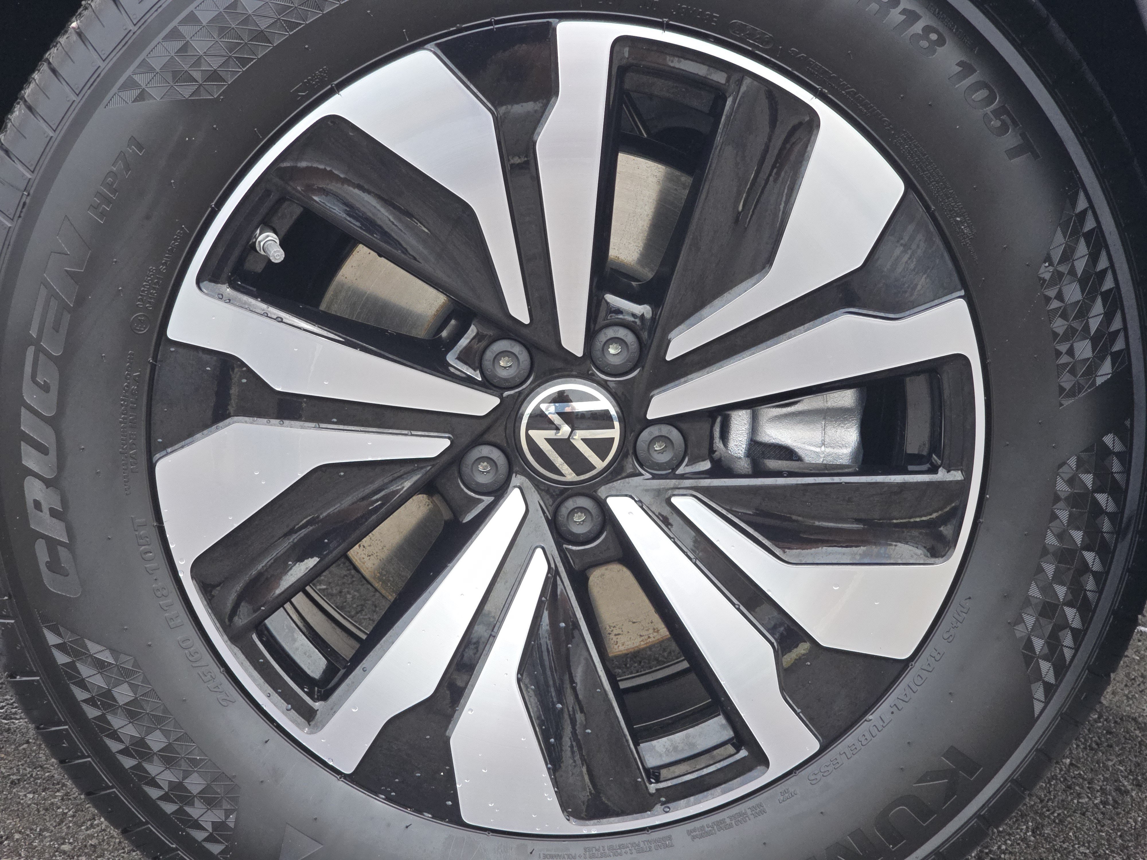 New 2026 Volkswagen Atlas Cross Sport SE AWD/4WD image 14