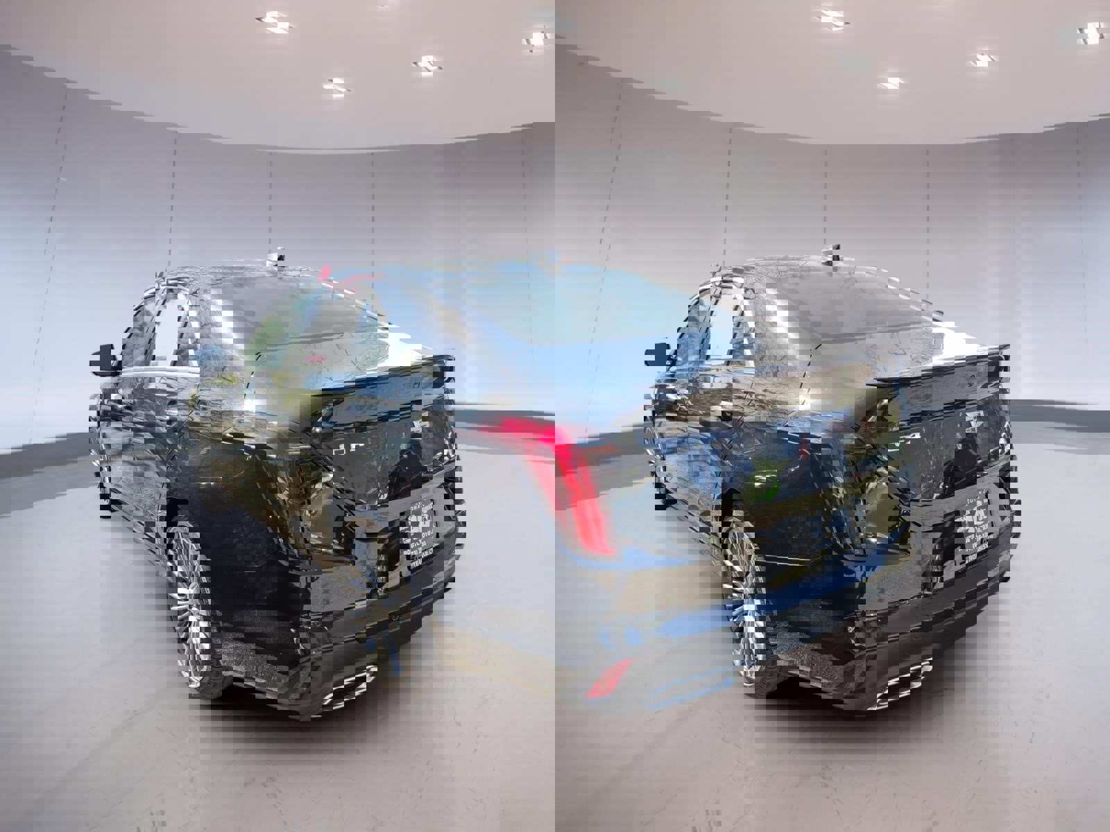 Used 2025 Cadillac CT4 Premium Luxury image 3