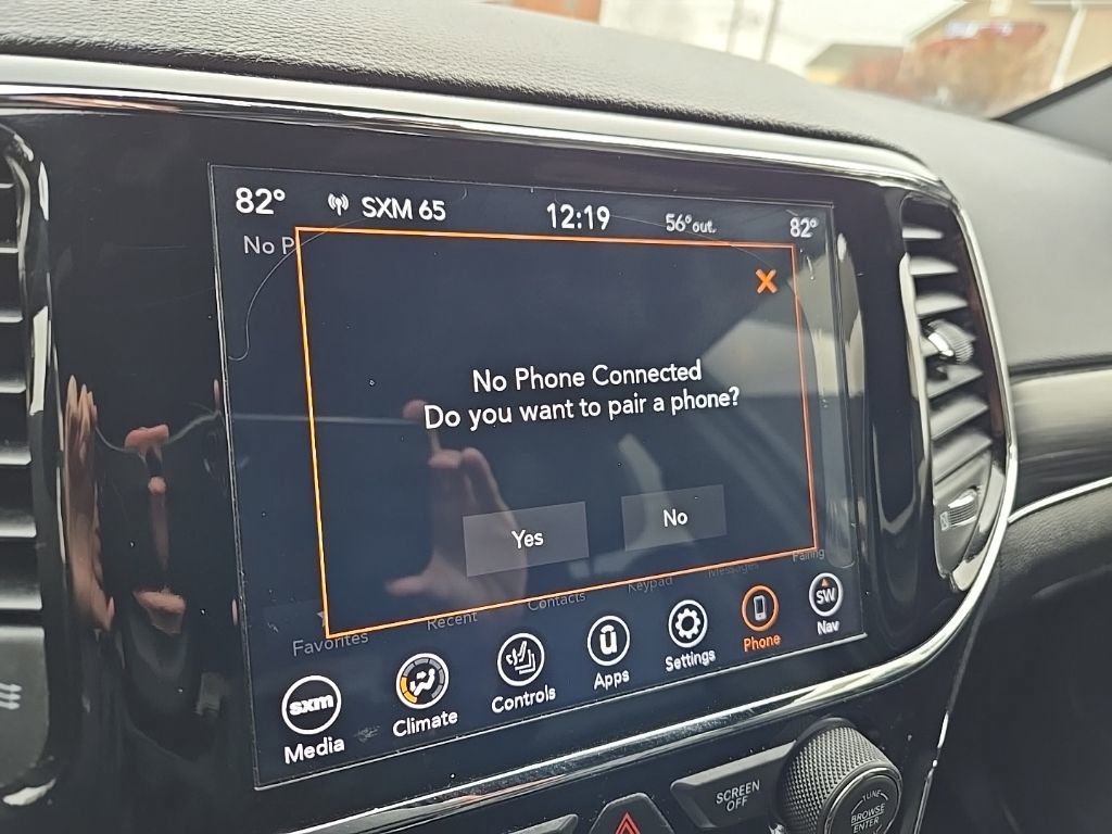 Used 2020 Jeep Grand Cherokee Limited image 31