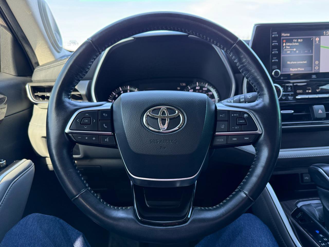 Used 2021 Toyota Highlander Limited FWD image 22