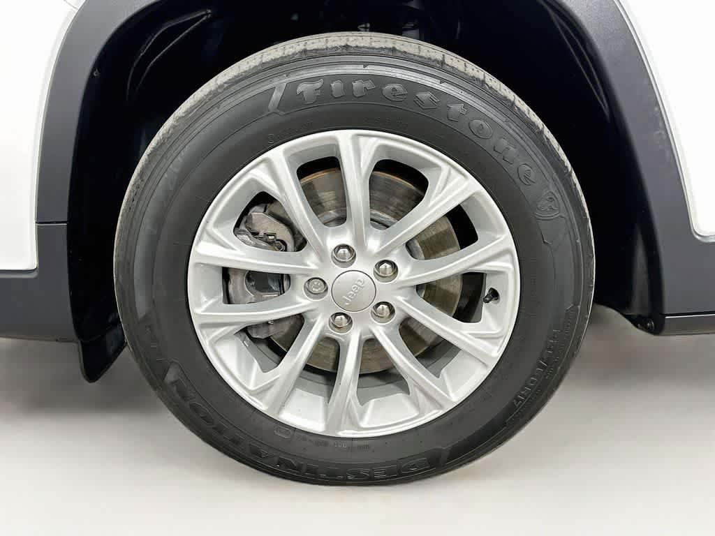 Used 2020 Jeep Cherokee Latitude FWD image 7