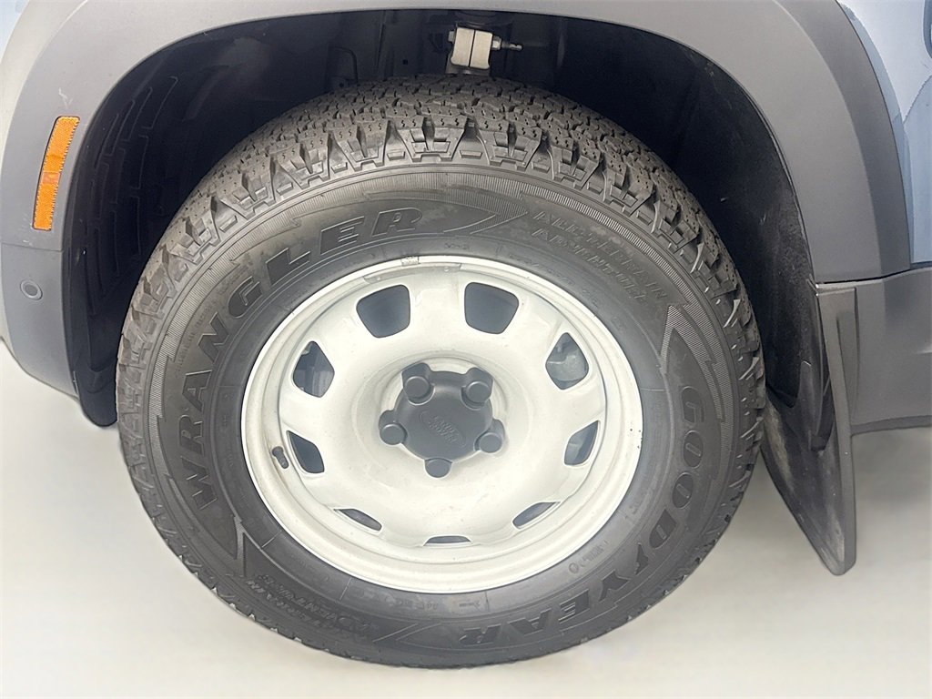 Used 2022 Land Rover Defender 110 S image 31