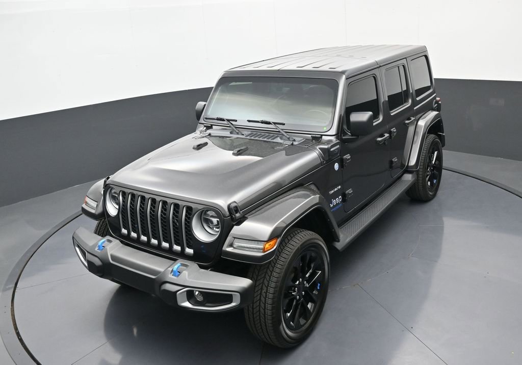 Used 2022 Jeep Wrangler Unlimited Sahara w/ Cold Weather Group AWD/4WD image 30