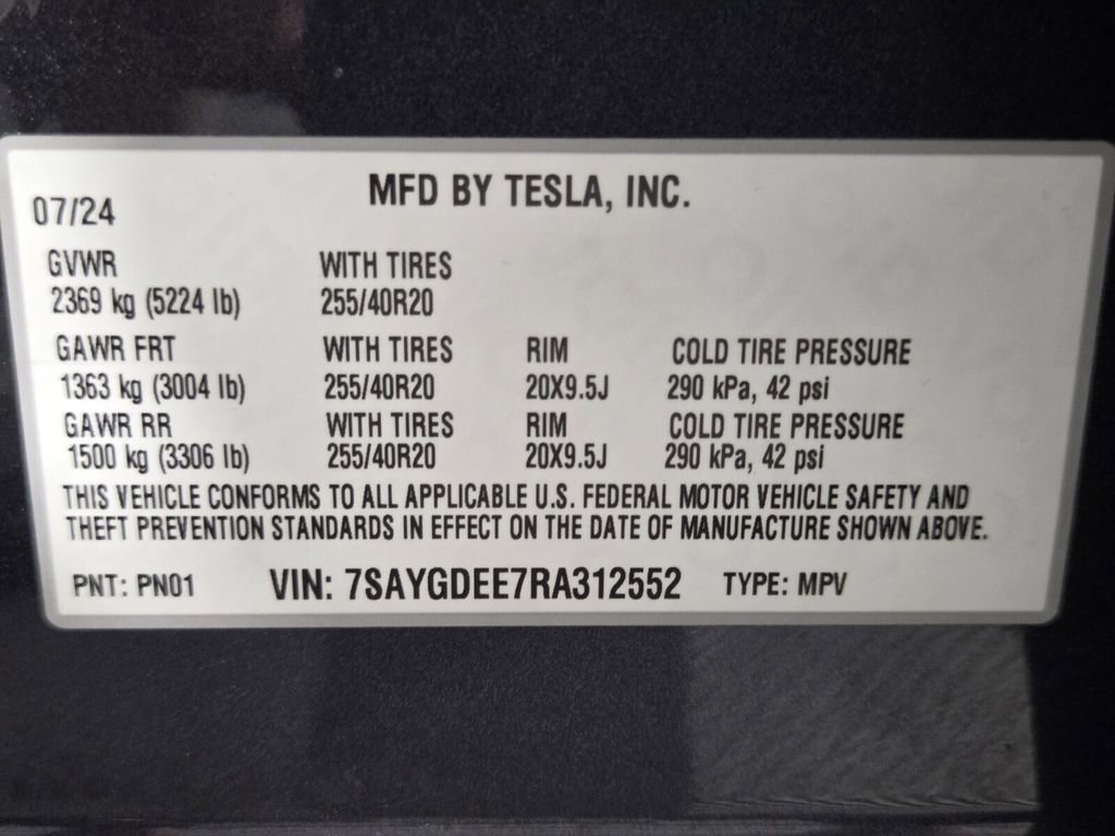 Used 2024 Tesla Model Y Long Range AWD/4WD image 33